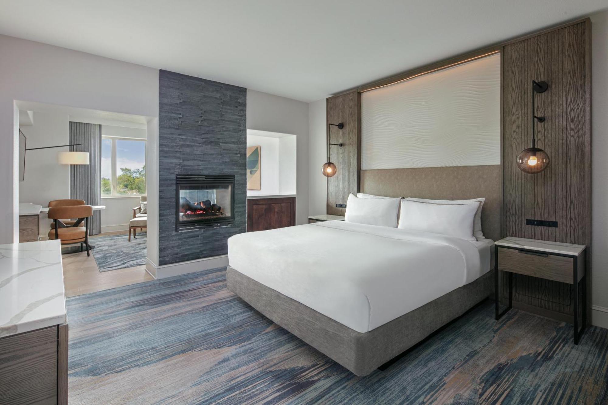 Hotel The Westin Riverfront & 4*