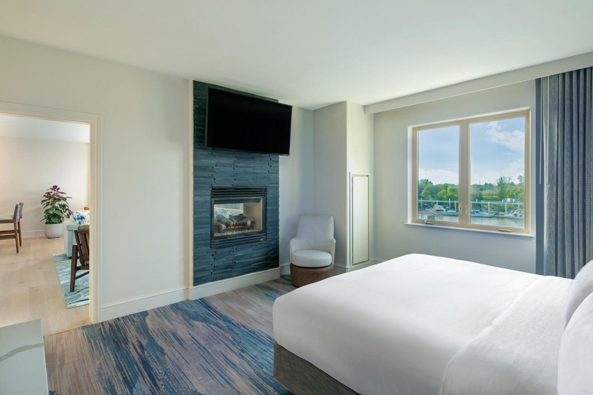 The Westin Riverfront & 4*