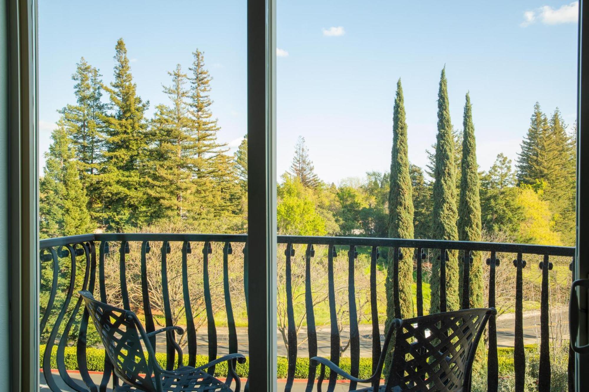 The Westin Riverfront & Hotel 4*