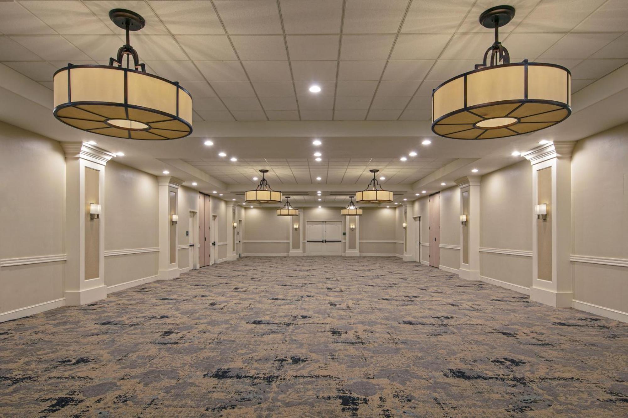 The Westin Riverfront & 4*